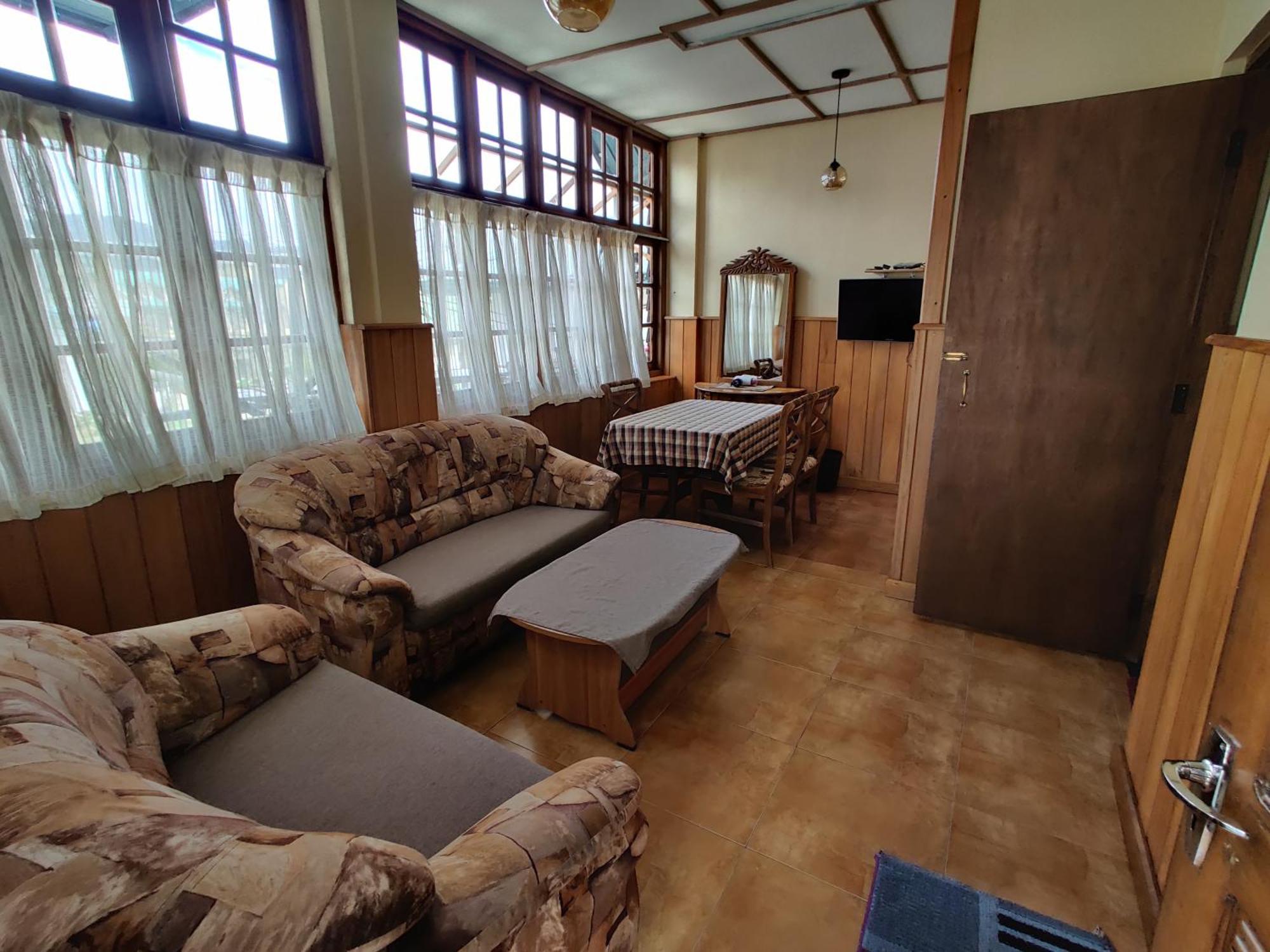 Отель Carnation Rest Нувара-Элия Экстерьер фото