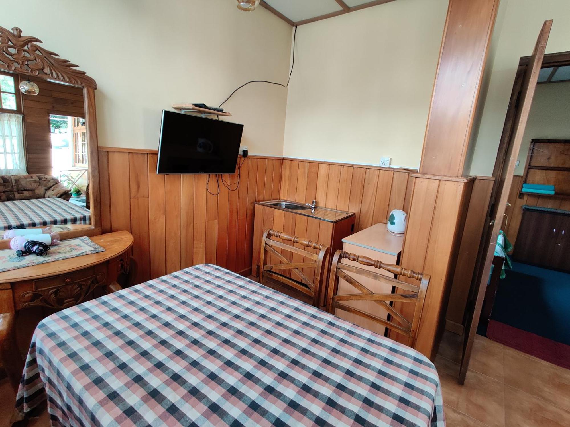 Отель Carnation Rest Нувара-Элия Экстерьер фото